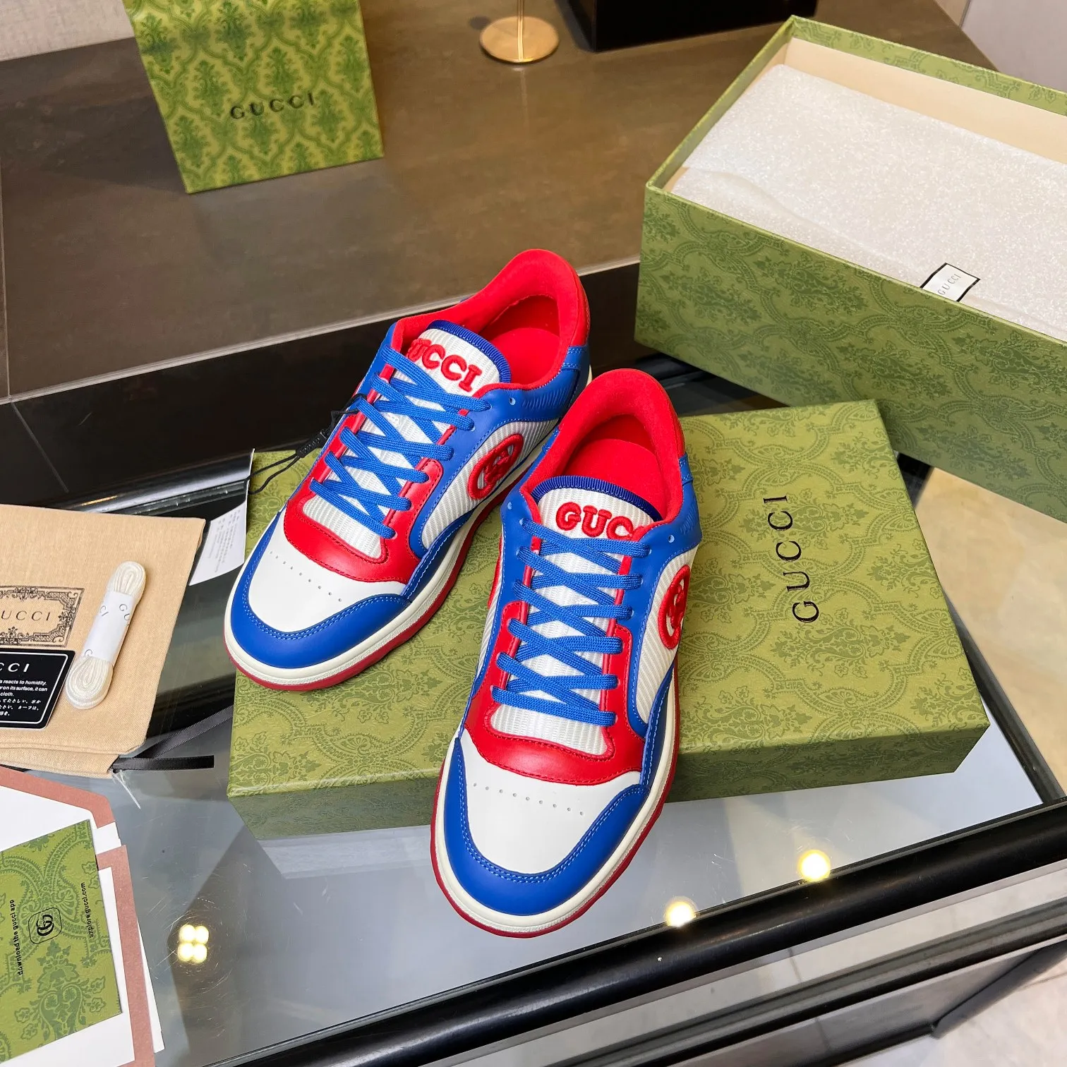 👟👟Ex-factory price 520👟👟 Top version, full styling effect, instant sales of the common practice of soft treading in the market, 💣💣💣Gucci2023 early spring Gucci G home latest hot style MAC80 sports shoes couple style casual retro distressed dirty shoes small dirty shoes small white shoes🌸🌸🌸 original purchase and development Production Gucci MAC80 new hot-selling series. The exquisite and compact interlocking double G logo romantically interprets the aesthetic concept of this series. Made of off-white leather, ▪️Material: original customized imported first-layer cowhide ▪️Inner lining: original customized imported breathable mesh ▪️Outsole: original molded two-color TPU outsole ▪️Sole thickness: 3CM ▪️Size: women's 35-40 / men's 39-45
